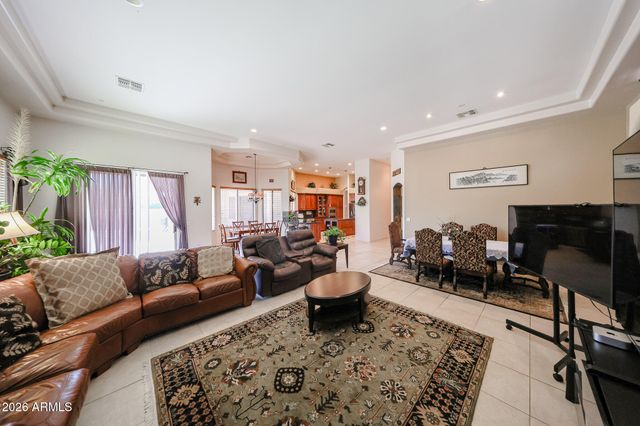 925 E Valencia Drive, Phoenix, AZ 85042