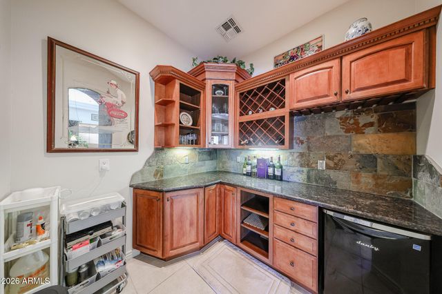 925 E Valencia Drive, Phoenix, AZ 85042