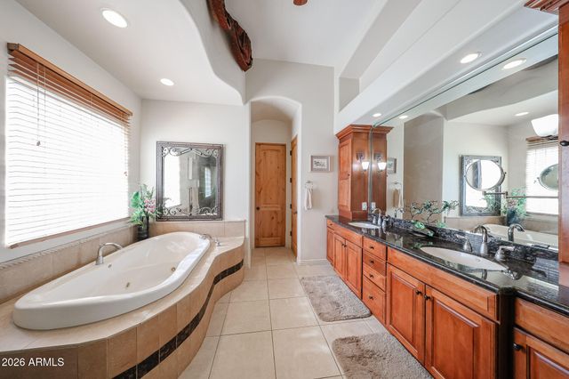 925 E Valencia Drive, Phoenix, AZ 85042