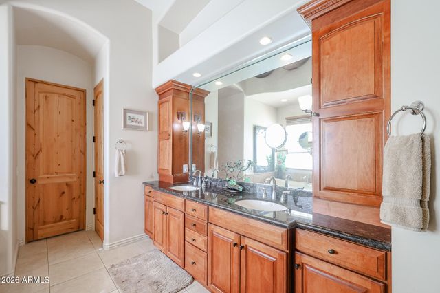 925 E Valencia Drive, Phoenix, AZ 85042