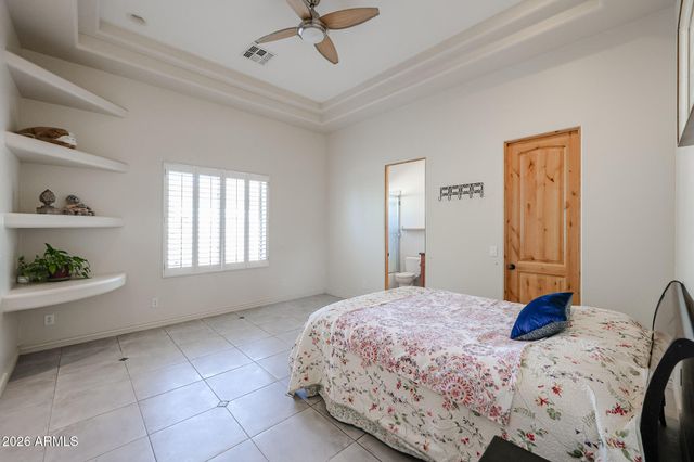 925 E Valencia Drive, Phoenix, AZ 85042