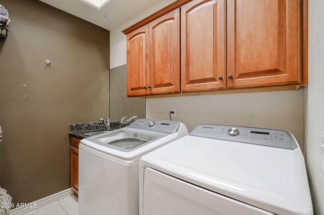 925 E Valencia Drive, Phoenix, AZ 85042