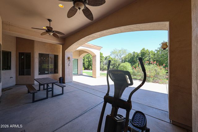 925 E Valencia Drive, Phoenix, AZ 85042