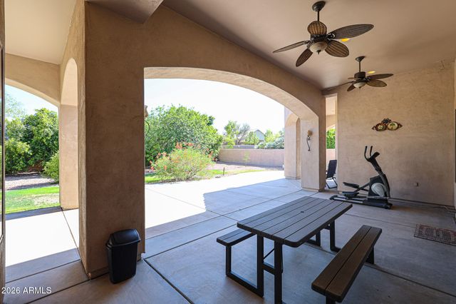 925 E Valencia Drive, Phoenix, AZ 85042