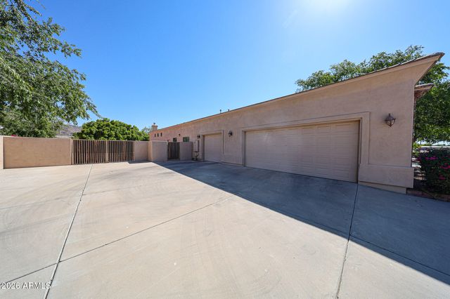 925 E Valencia Drive, Phoenix, AZ 85042