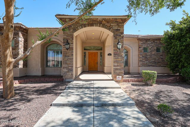 925 E Valencia Drive, Phoenix, AZ 85042