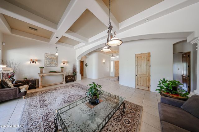 925 E Valencia Drive, Phoenix, AZ 85042