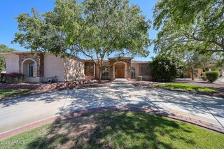 925 E Valencia Drive, Phoenix, AZ 85042