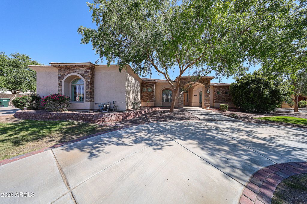 925 E Valencia Drive, Phoenix, AZ 85042 — photo 3