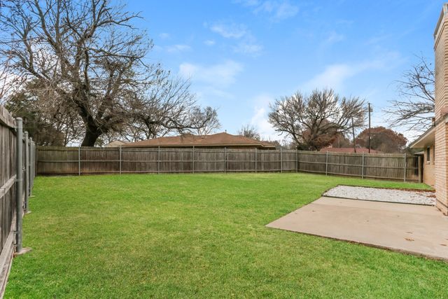 328 Bennett Circle, Desoto, TX 75115