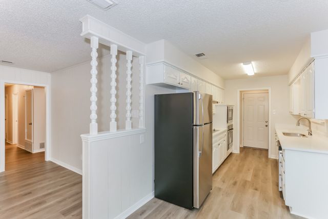 328 Bennett Circle, Desoto, TX 75115