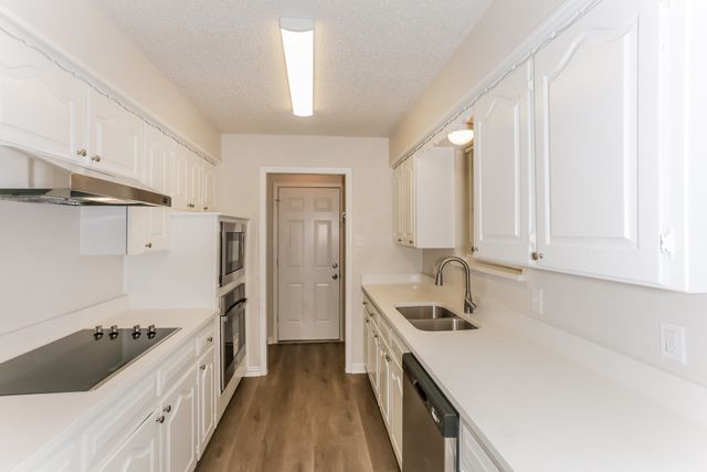 328 Bennett Circle, Desoto, TX 75115