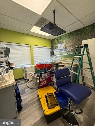 2151 LINGLESTOWN RD, Harrisburg, PA 17110