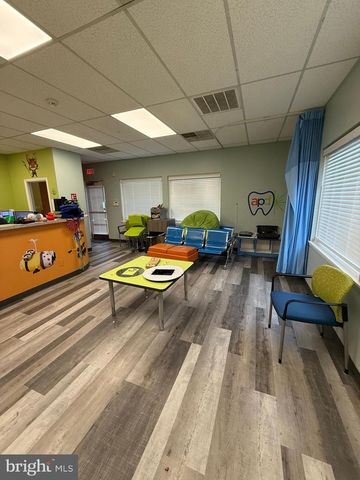 2151 LINGLESTOWN RD, Harrisburg, PA 17110