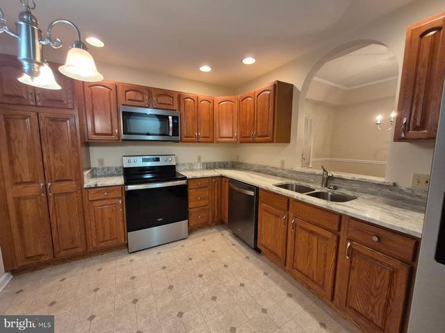 1023 E SCHUMAKER MANOR DR, Salisbury, MD 21804