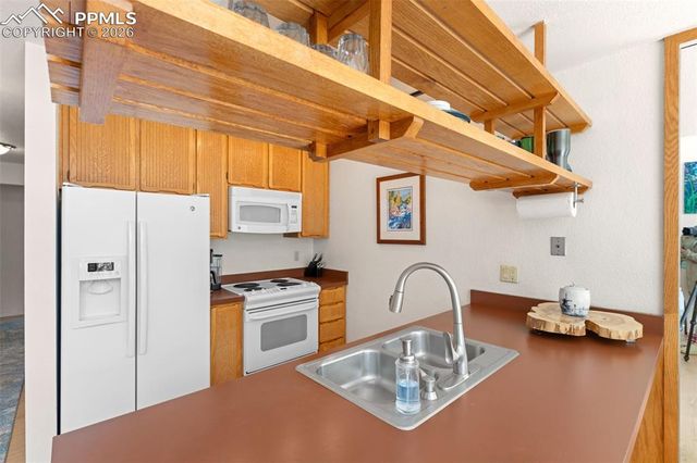 376 Pilot Knob Avenue, Manitou Springs, CO 80829