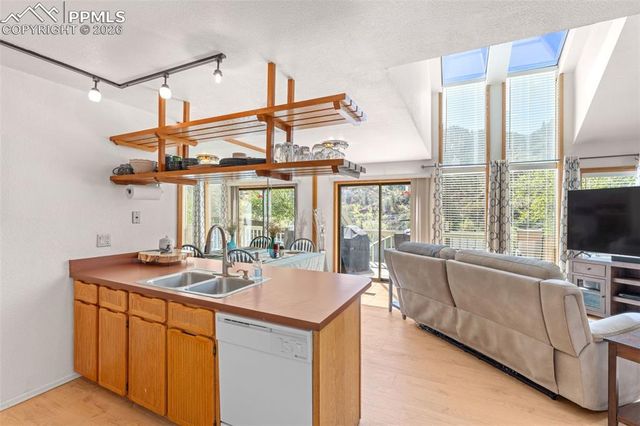 376 Pilot Knob Avenue, Manitou Springs, CO 80829