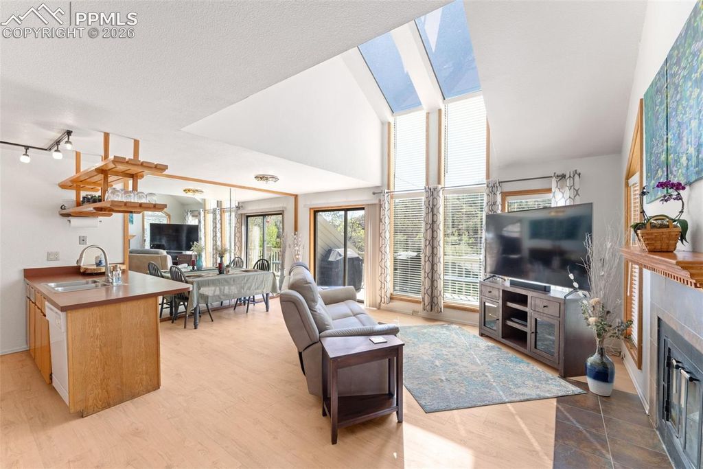 376 Pilot Knob Avenue, Manitou Springs, CO 80829 — photo 4