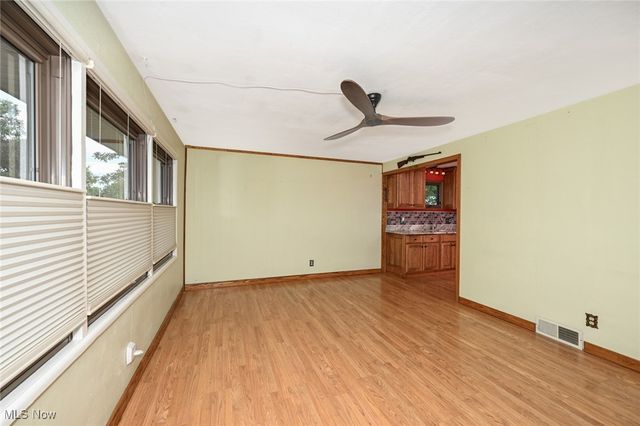 2300 Larchdale Drive, Cuyahoga Falls, OH 44221