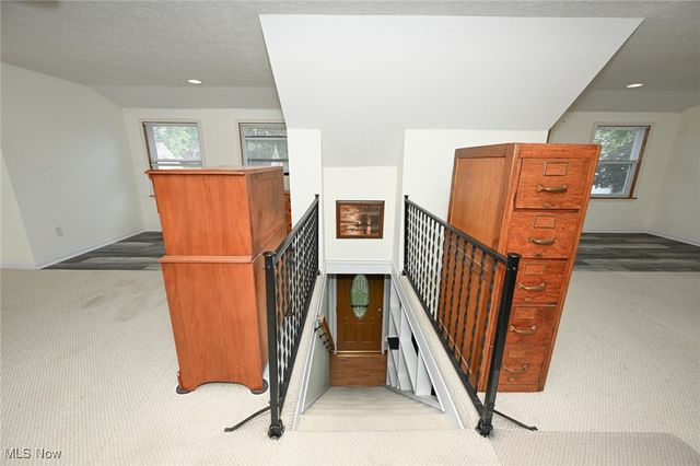 2300 Larchdale Drive, Cuyahoga Falls, OH 44221