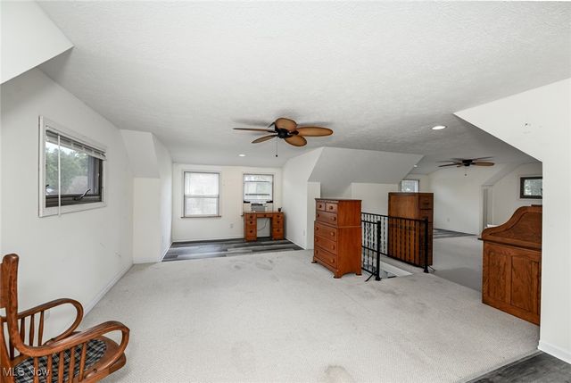 2300 Larchdale Drive, Cuyahoga Falls, OH 44221