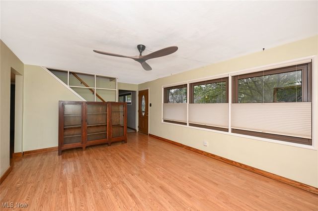 2300 Larchdale Drive, Cuyahoga Falls, OH 44221