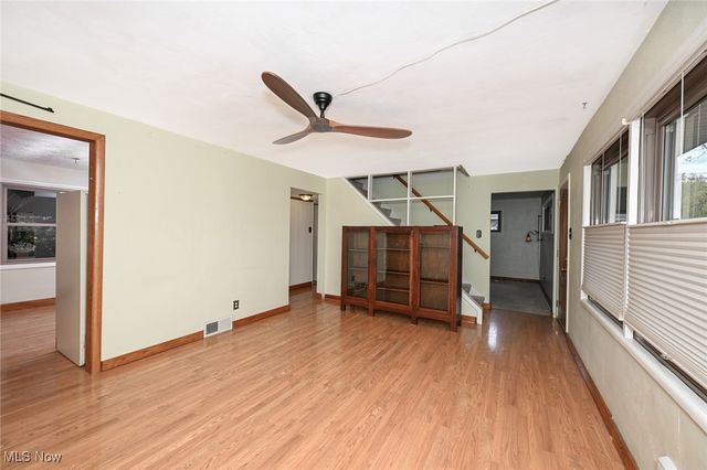 2300 Larchdale Drive, Cuyahoga Falls, OH 44221