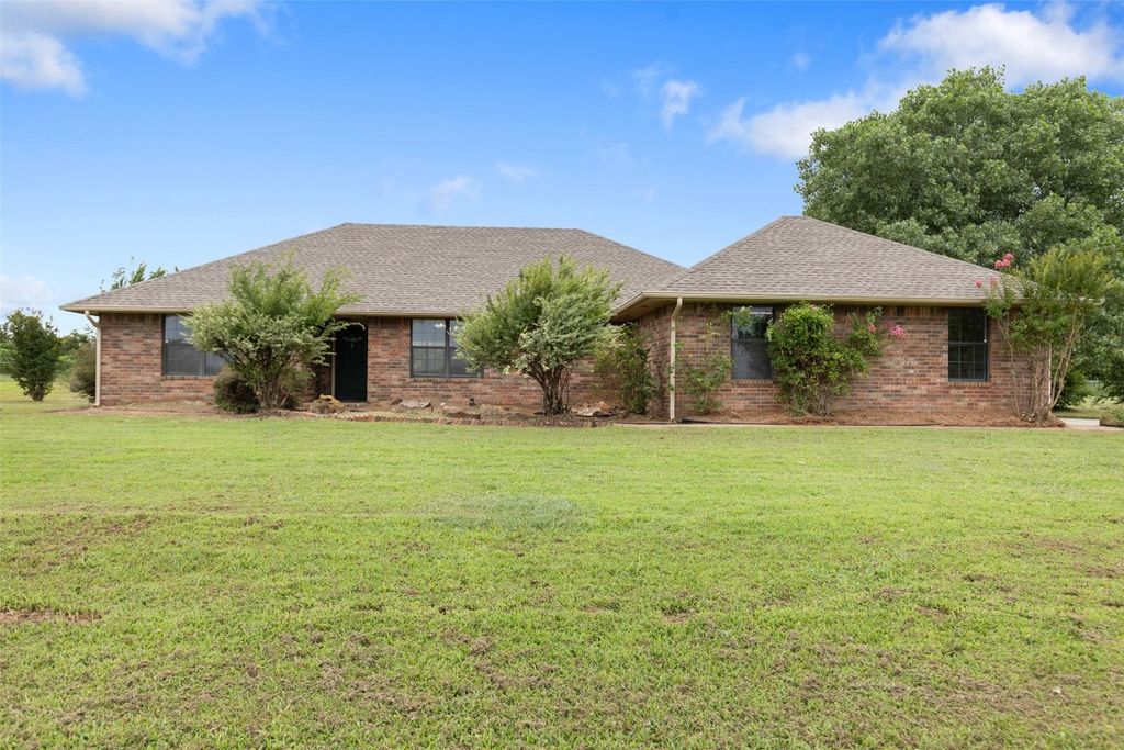 988 Garden Road, Tuttle, OK 73089