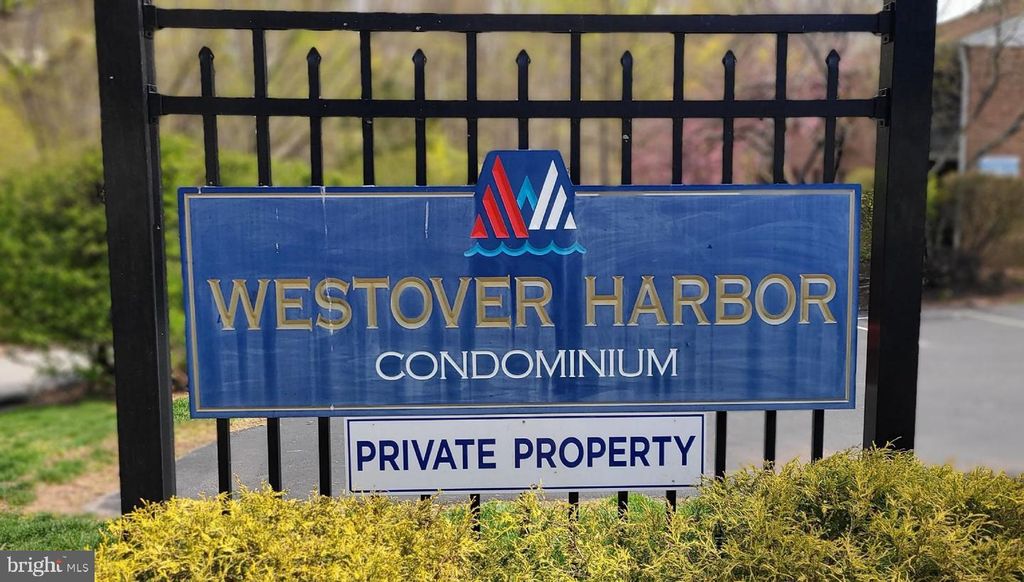 178 WOODSTREAM #BUILDING 5, NORRISTOWN, PA 19403 — exterior