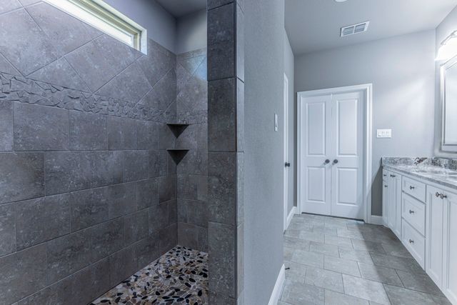 233 Fox Run Lane, Robinson, TX 76706
