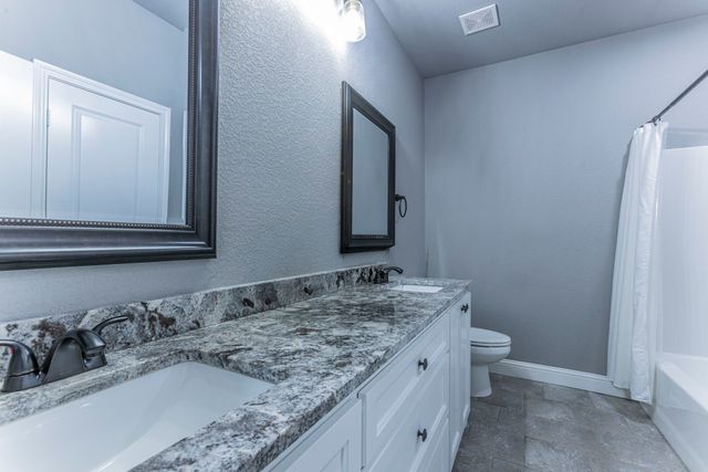 233 Fox Run Lane, Robinson, TX 76706