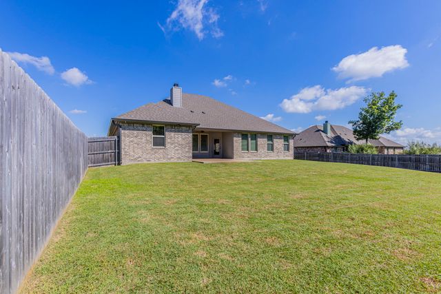 233 Fox Run Lane, Robinson, TX 76706
