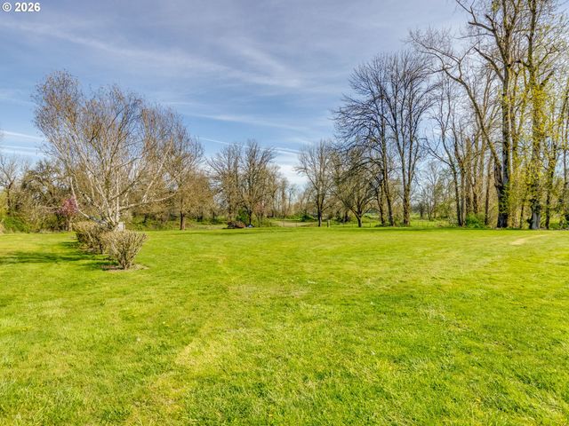 19330 Nw GILLIHAN Rd, Portland, OR 97231