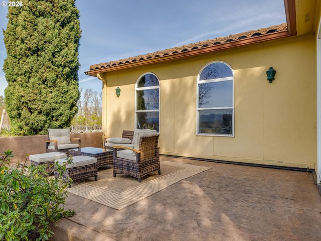 19330 Nw GILLIHAN Rd, Portland, OR 97231