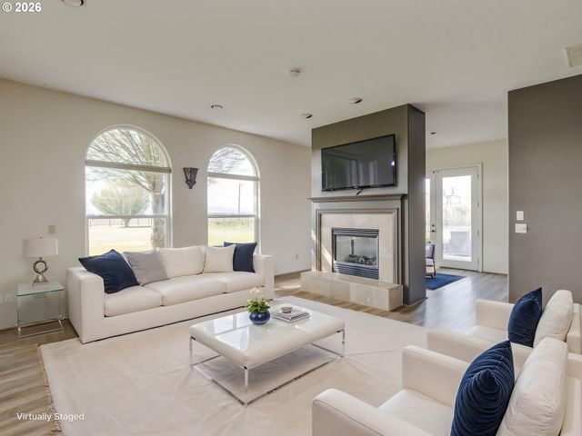 19330 Nw GILLIHAN Rd, Portland, OR 97231