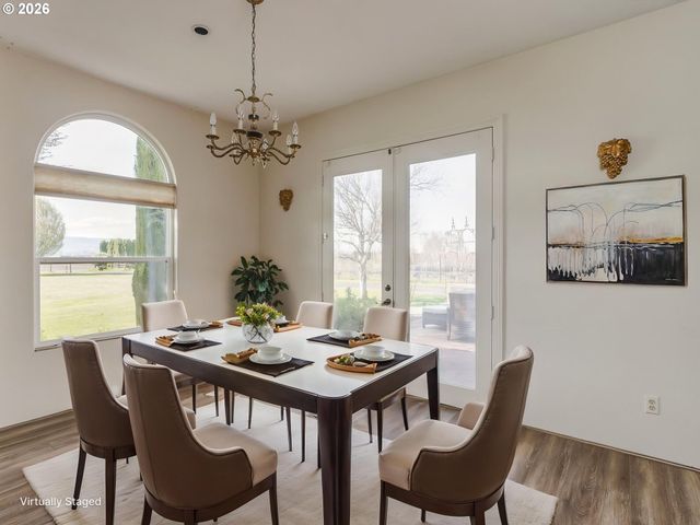 19330 Nw GILLIHAN Rd, Portland, OR 97231