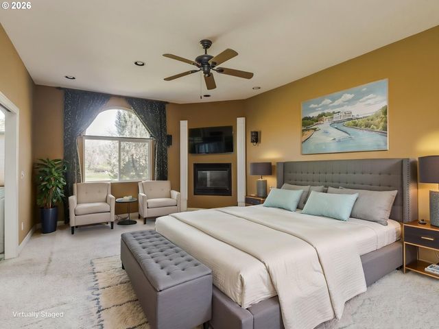 19330 Nw GILLIHAN Rd, Portland, OR 97231