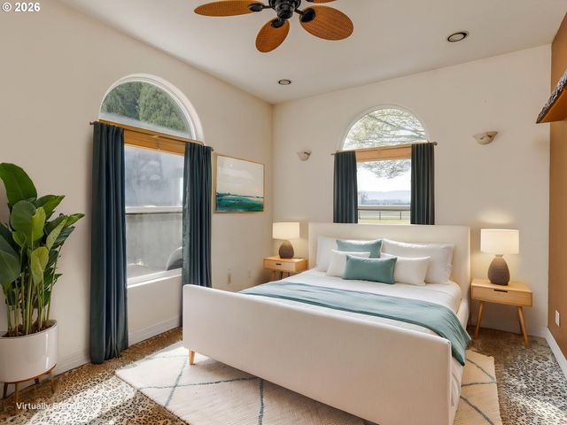 19330 Nw GILLIHAN Rd, Portland, OR 97231