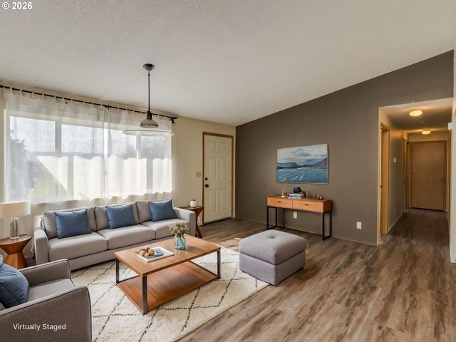 19330 Nw GILLIHAN Rd, Portland, OR 97231