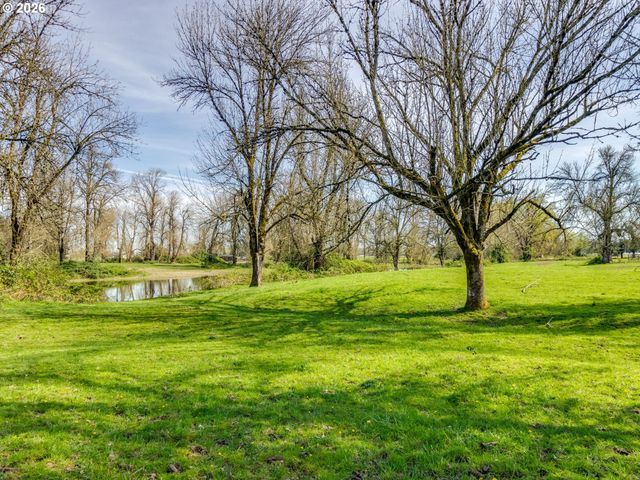 19330 Nw GILLIHAN Rd, Portland, OR 97231