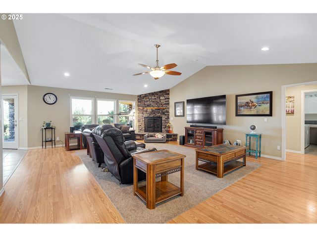 36607 Se TRACY Rd, Estacada, OR 97023