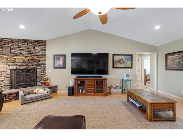 36607 Se TRACY Rd, Estacada, OR 97023