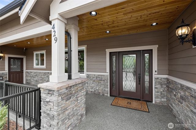 429 Cessna Court E, Eatonville, WA 98328