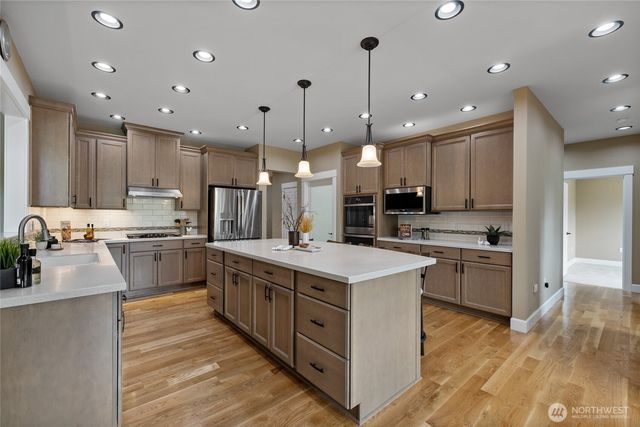 429 Cessna Court E, Eatonville, WA 98328
