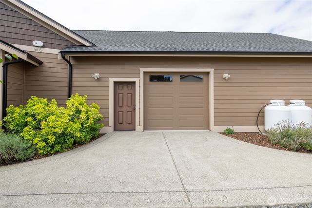 429 Cessna Court E, Eatonville, WA 98328