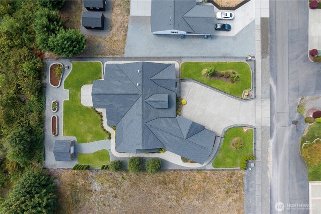 429 Cessna Court E, Eatonville, WA 98328