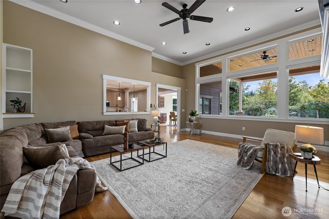 429 Cessna Court E, Eatonville, WA 98328