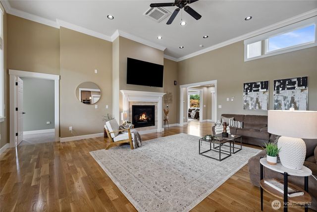429 Cessna Court E, Eatonville, WA 98328
