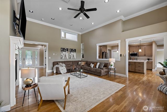 429 Cessna Court E, Eatonville, WA 98328