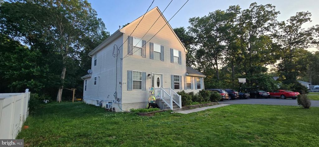 725 EIGHTH, Galloway, NJ 08205